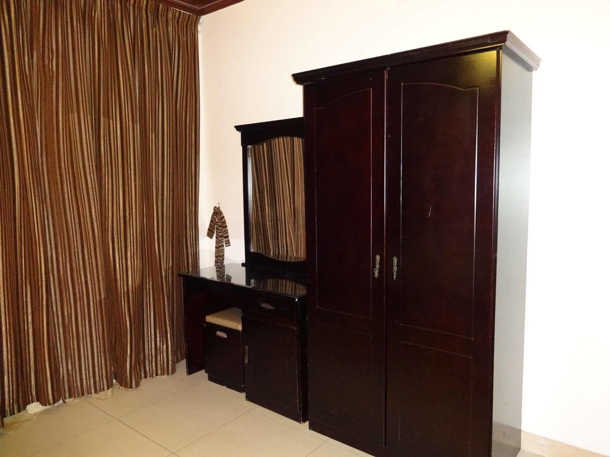 Orans Suites 2 Джеда Екстериор снимка